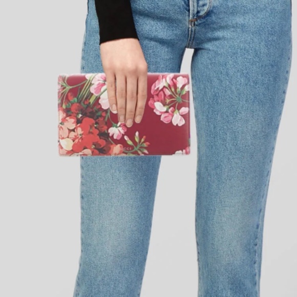 Blooms Print Gucci Clutch - Picture 1 of 4